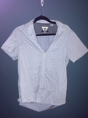 VISSLA Men's Pale Blue Short Sleeve Button-Down Shirt